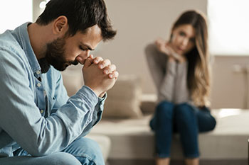 Mi pareja pasa de mí: qué hacer cuando sientes distancia
